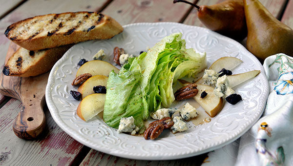 Pear & Blue Cheese Salad